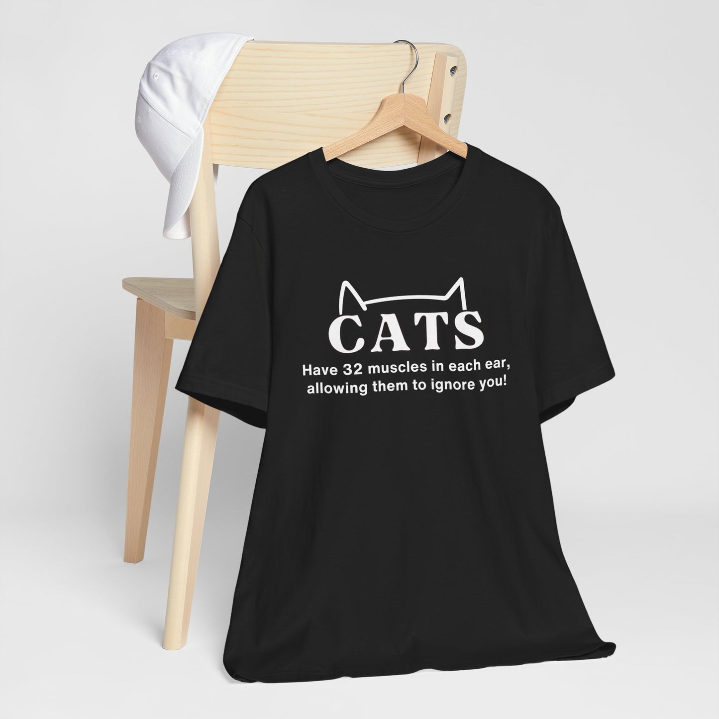 Funny T-Shirt For Cat Lovers - Cat With 32 Ear Muscles