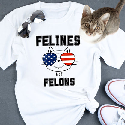 Felines Not Felons T-shirt-Kamala Harris 2024 US President Election Shirt-Show off your love for cats and your favorite democratic presidential candidate with these adorable election shirts! 😻💖💙🐾 Cat Lovers Shirt Gift